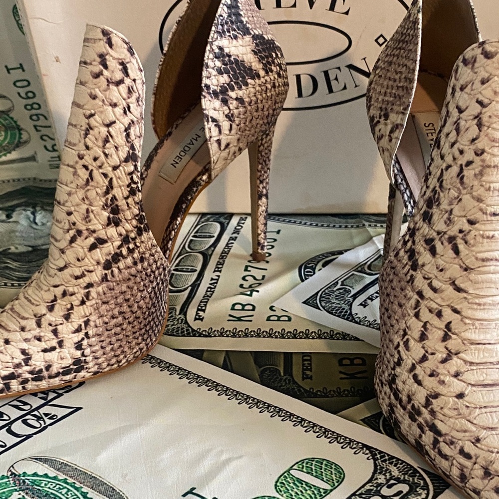 Steve Madden Beige Snake Print Heels - Picture 2 of 4
